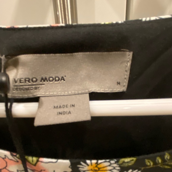 NWT Vero Moda Mini Floral Dress - Picture 5 of 5